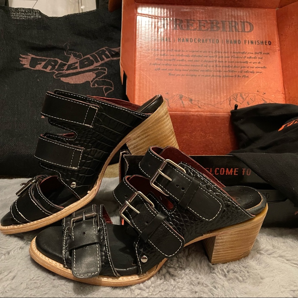 Freebird Sandals size 10; worn outside 1 time; like new condition